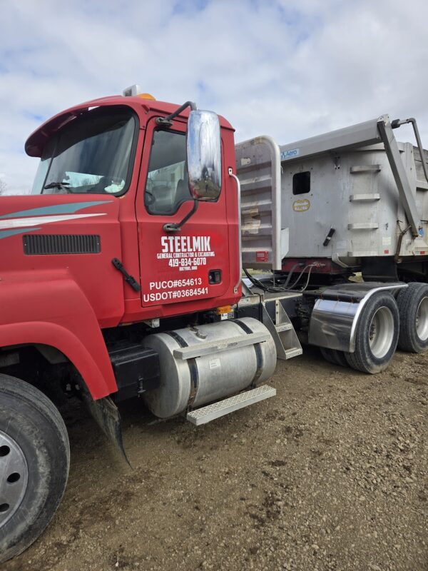 2007 Mack Day cab with a wet kit for sale - Image 3