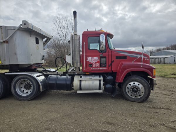 2007 Mack Day cab with a wet kit for sale - Image 6