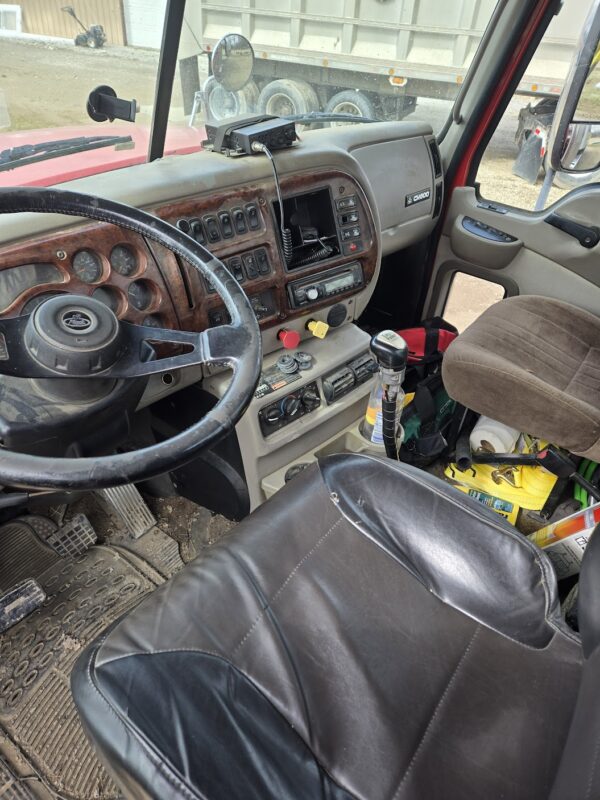 2007 Mack Day cab with a wet kit for sale - Image 7