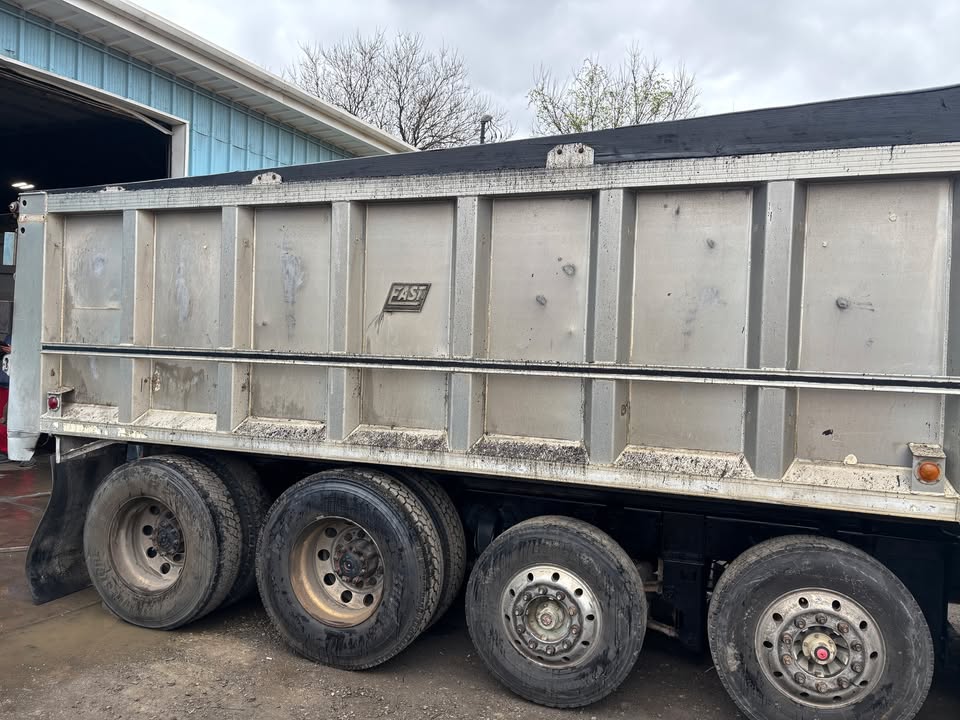 2020 Freightliner SD114 Quad Axle Dump Truck - Image 6