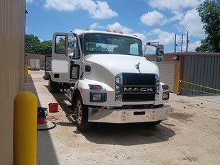 2025 Mack Flatbed with Folding Ramps - Image 11