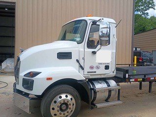 2025 Mack Flatbed with Folding Ramps - Image 10