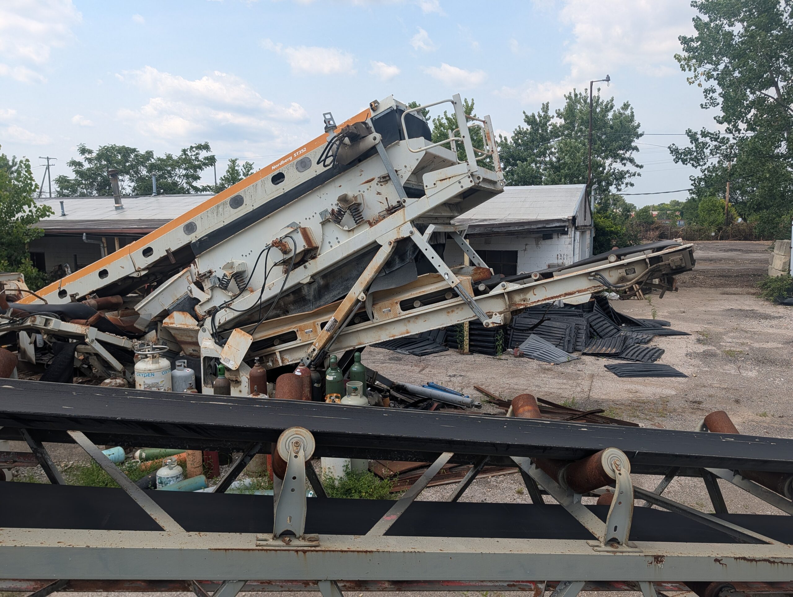 Inertia Model 5066 LPR Crusher with Radial Stackers - Image 9