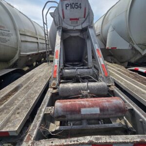 1982 Heil 1040 Cubic ft. Dry Bulk Trailer